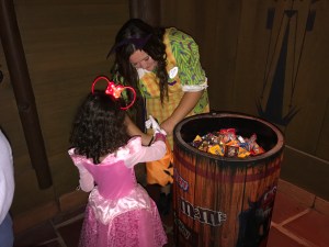 halloween-tick-or-treating