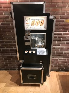 hs-rock-around-the-shop-01