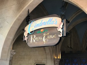 mk-cinderellas-royal-table
